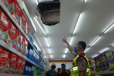 Pencuri Bobol ATM di...