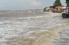 Gelombang Tinggi, Nelayan...