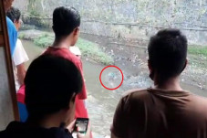 Warga Cipaganti Geger,...