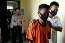 Pura-pura Jadi RT, Pria...