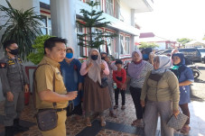 BLT Tak Tepat Sasaran,...