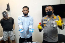 Pasutri Bandar Sabu...