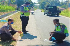 Tiga Sepeda Motor Bertabrakan...