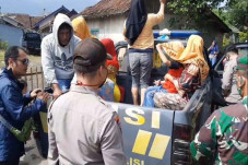 Akses Jalan Terendam...