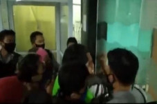 Keluarga Pasien yang...
