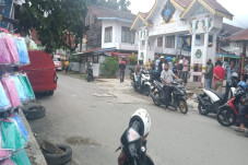Diduga Pesta Sabu, 6...