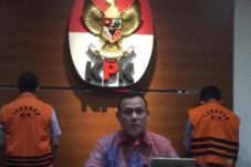 KPK Langsung Tahan Eks...
