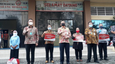 Sambangi PMKS di GOR...
