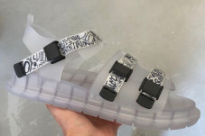 Dior Rilis Jelly Sandal...
