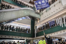 Warga Hong Kong Peringati...