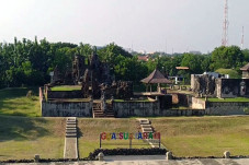 Objek Wisata Kembali...