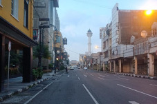 Hari Minggu, Kota Bandung...