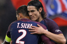 Gratis! Cavani dan Thiago...
