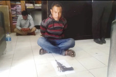 Gagah-gagahan Bawa Senpi...