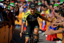 Juara Tour de France,...