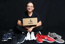 Bisnis Sepatu Masih...