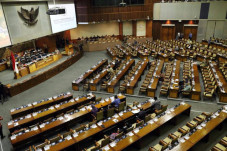 DPR Minta APBN 2021...