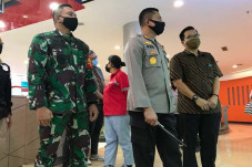 Cegah Antrean di Mal,...