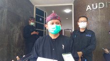 Positif Covid-19 di...