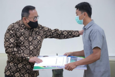 Bayi Penderita Meningokel...