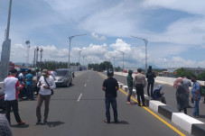 Polisi Amankan Bendera...