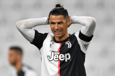 Sarri Pertanyakan Mengapa...