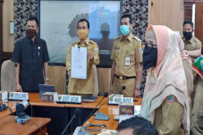 Empat Kali Beruntun,...