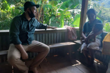 Ketua DPRD Pangkep Santuni...