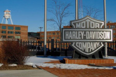 Terus Merugi, Harley-Davidson...