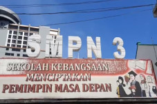 Kepala SMPN 3 Surabaya...