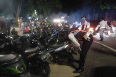 Parkir Sembarangan,...