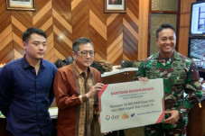 DNR Serahkan Bantuan...