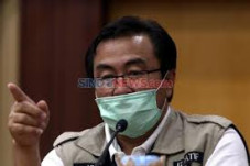 Tolak Bantuan APD Pemkot...