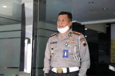Semua Layanan Lalu-lintas...