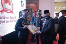 Hadiri HUT ke-74 Bhayangkara,...