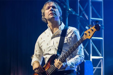 Bassist Maroon 5 Mickey...