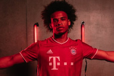 Leroy Sane Kenakan No...