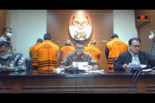 Bupati Kutai Timur,...