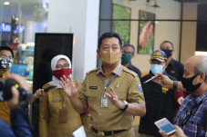 Penyedia Layanan Taksi-Ojek...