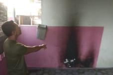 Teror Bom Molotov di...
