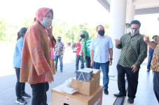 PT HM Sampoerna Bantu...