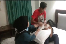 Asyik Bercinta dengan...