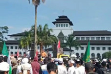 Demo RUU HIP di Gedung...
