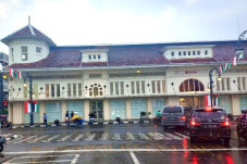 Awal Pekan, Bandung...