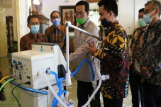UGM Targetkan Ventilator...