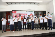 Bantu Stok Darah PMI,...