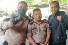Tipu Warga, Polisi Gadungan...