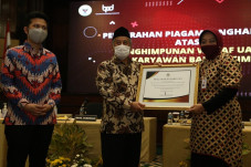 Gandeng Bank Jatim,...