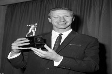 Jack Charlton, Pahlawan...