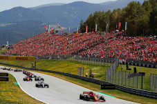 Hamilton Akan Tebus...